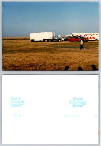 Inch circus trucks - x,